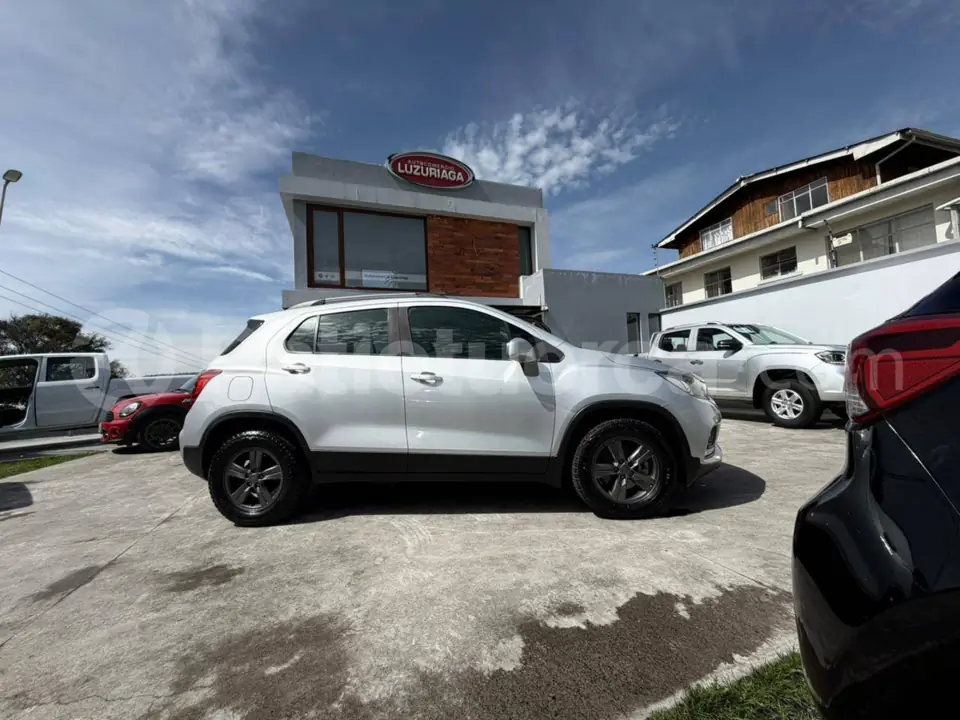 Foto 7 de Chevrolet Tracker LS