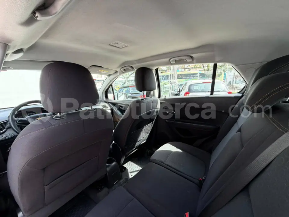 Foto 15 de Chevrolet Tracker LS