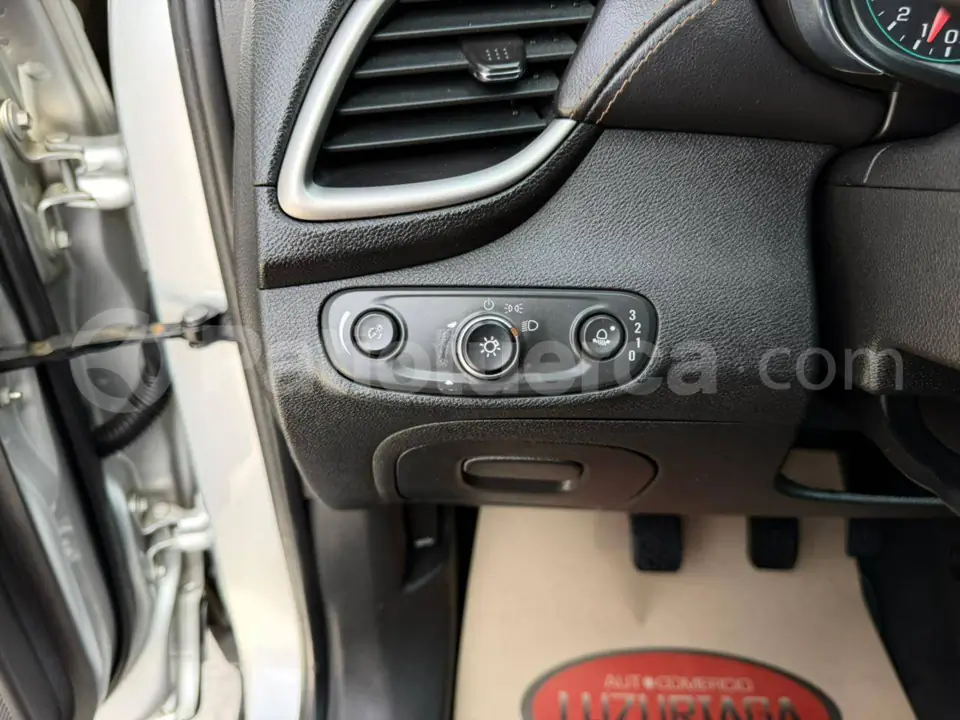 Foto 19 de Chevrolet Tracker LS