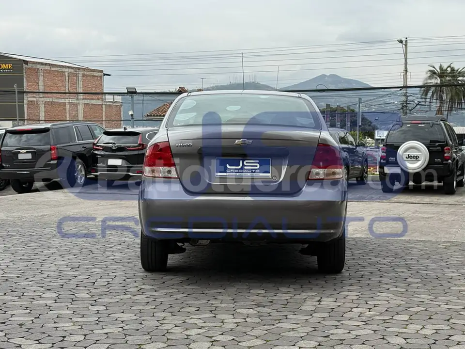 Foto 2 de Chevrolet Aveo Family