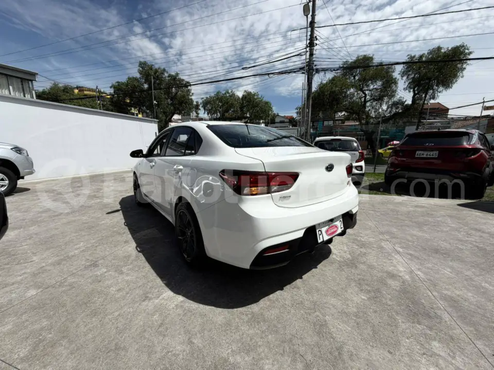 Foto 5 de Kia Rio LX AC