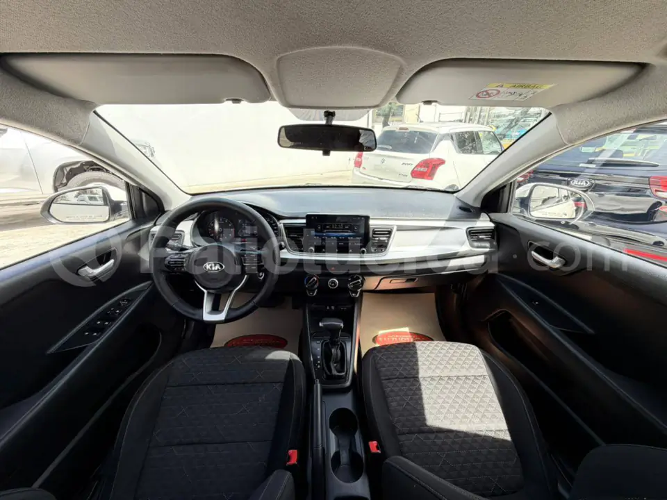 Foto 17 de Kia Rio LX AC