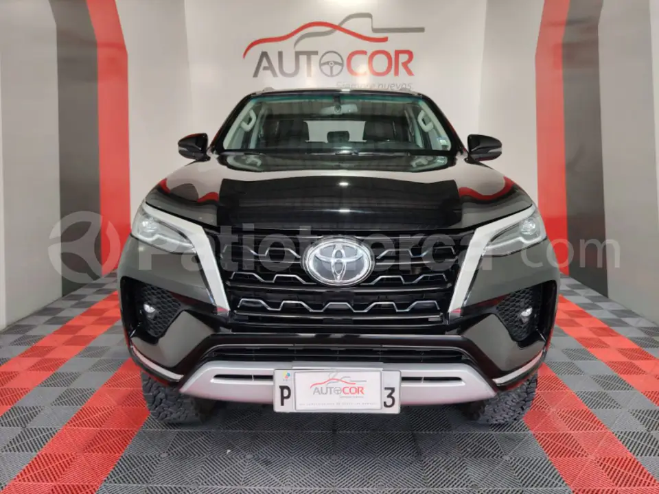 Foto 2 de Toyota Fortuner 4.0