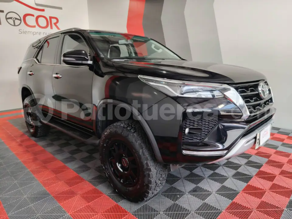 Foto 3 de Toyota Fortuner 4.0