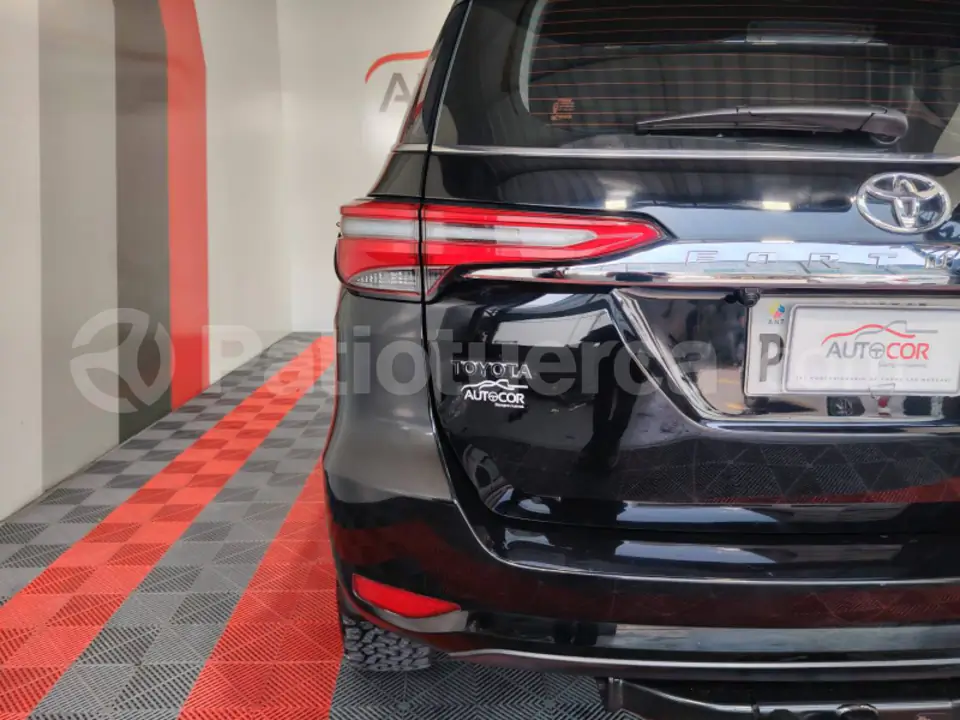 Foto 14 de Toyota Fortuner 4.0