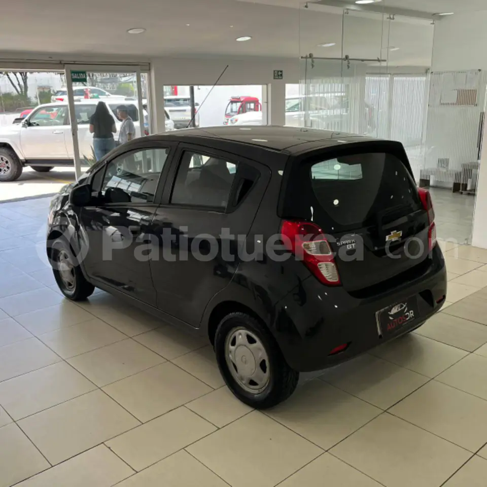 Foto 3 de Chevrolet Spark GT