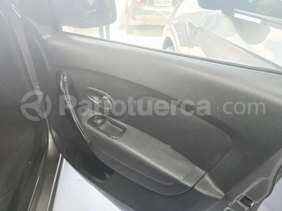 Foto 11 de Renault LOGAN CROSS INTENS