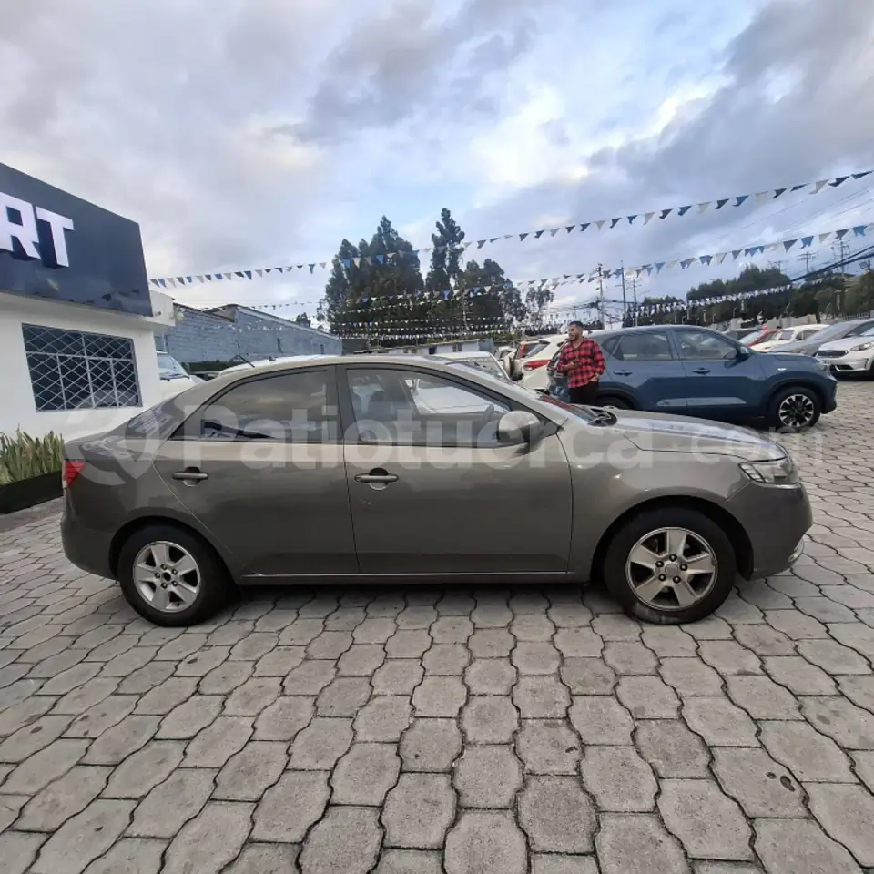 Foto 3 de Kia Cerato