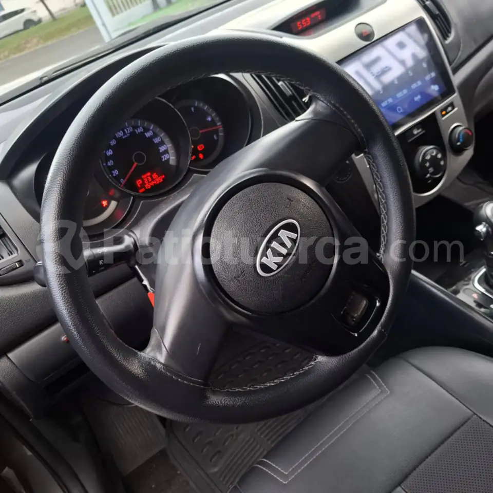 Foto 19 de Kia Cerato