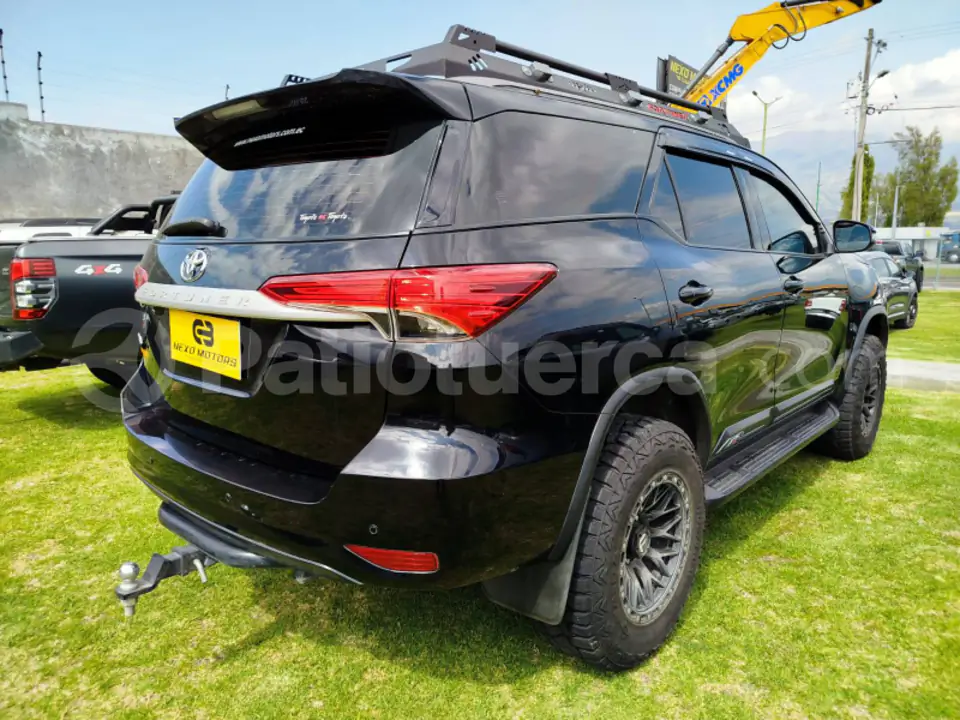 Foto 4 de Toyota New Fortuner