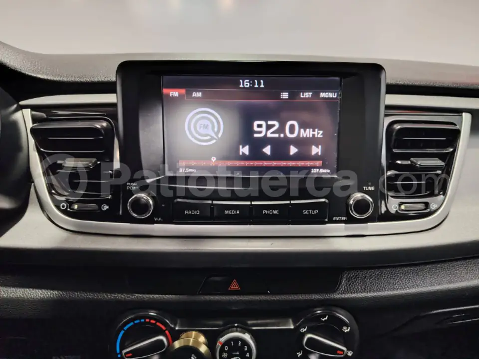 Foto 22 de Kia RIO EX