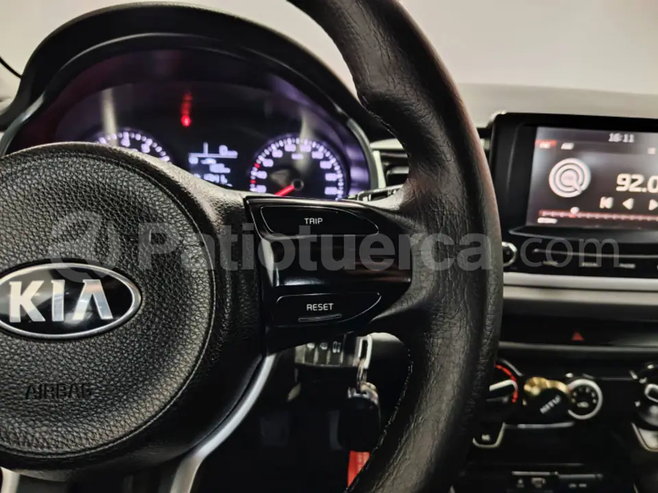 Foto 23 de Kia RIO EX