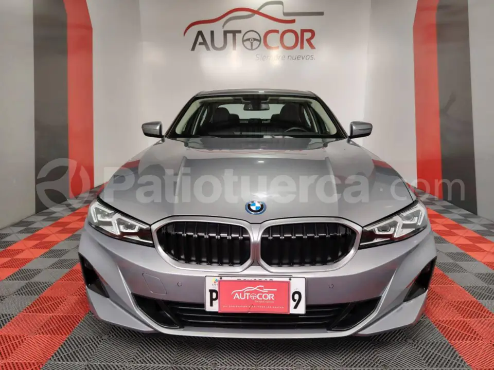 Foto 1 de BMW 330e Luxury