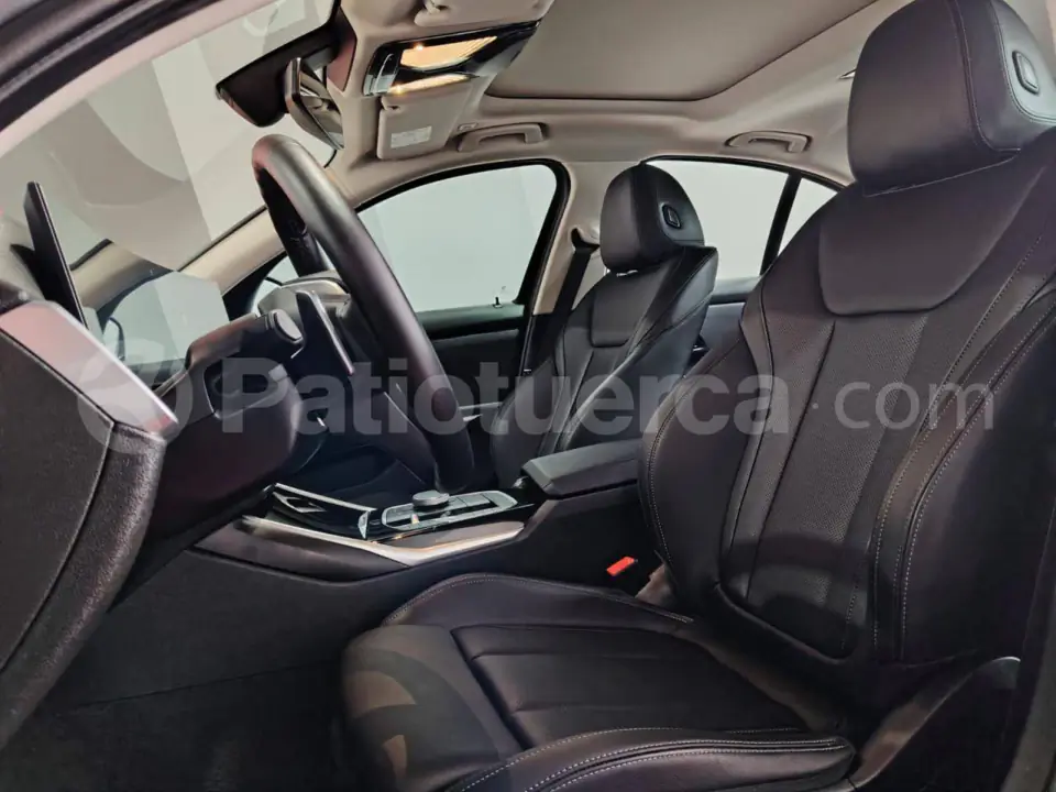 Foto 27 de BMW 330e Luxury