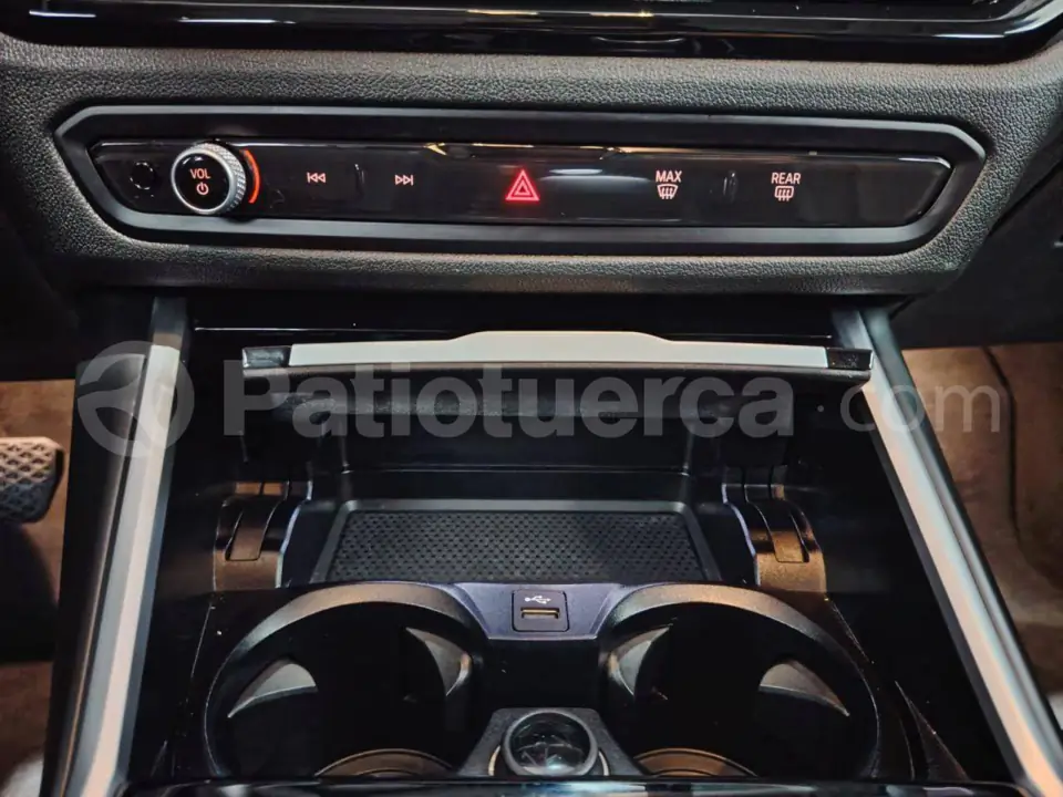 Foto 34 de BMW 330e Luxury