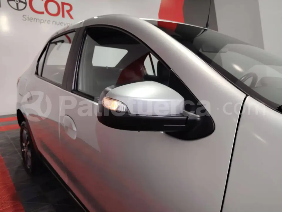 Foto 4 de Renault Logan