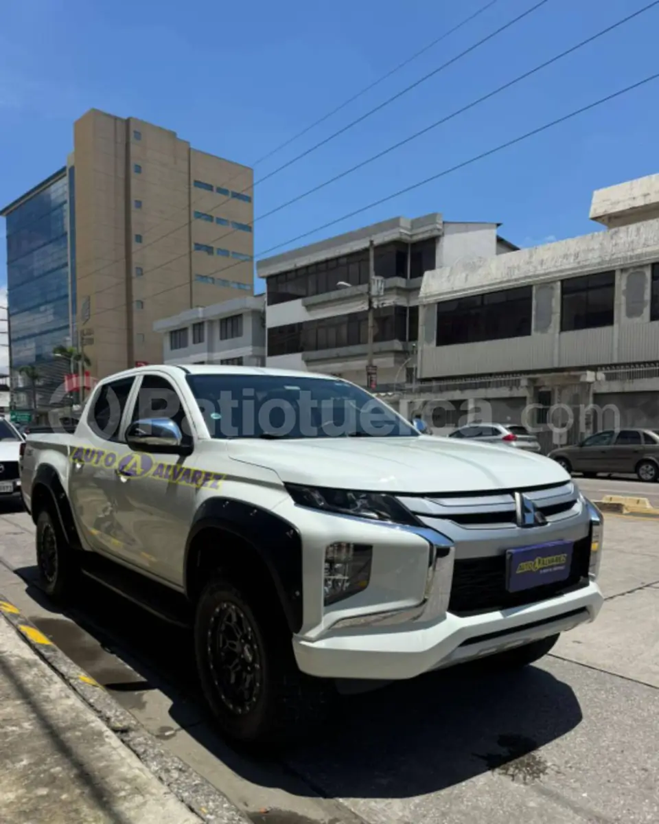 Foto 9 de Mitsubishi L200 GLX