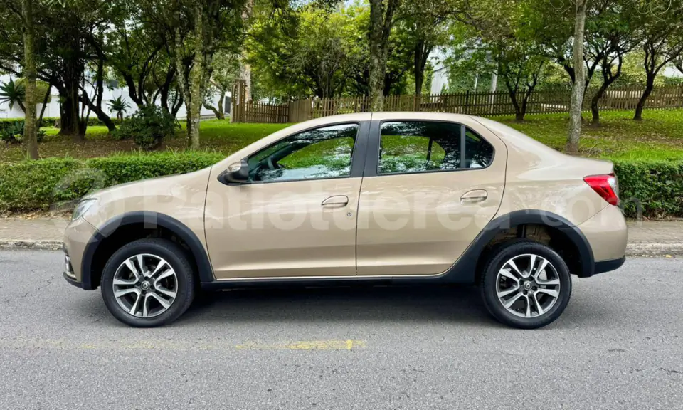 Foto 4 de Renault LOGAN CROSS INTENS