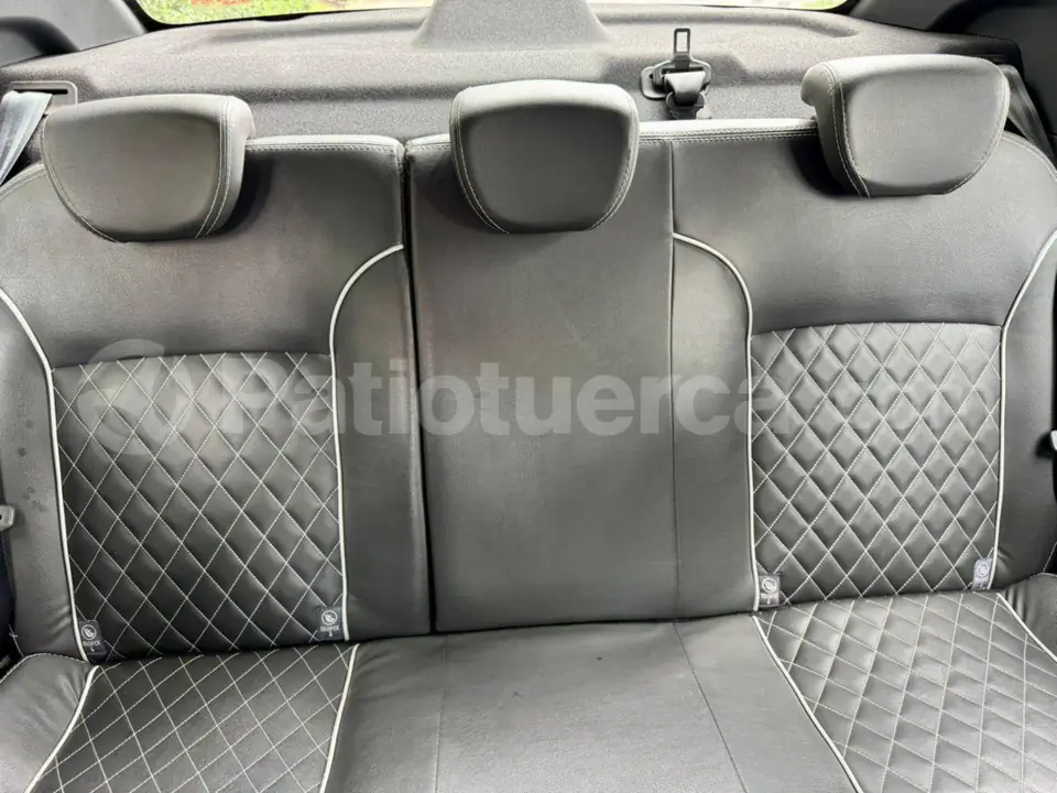 Foto 9 de Renault LOGAN CROSS INTENS