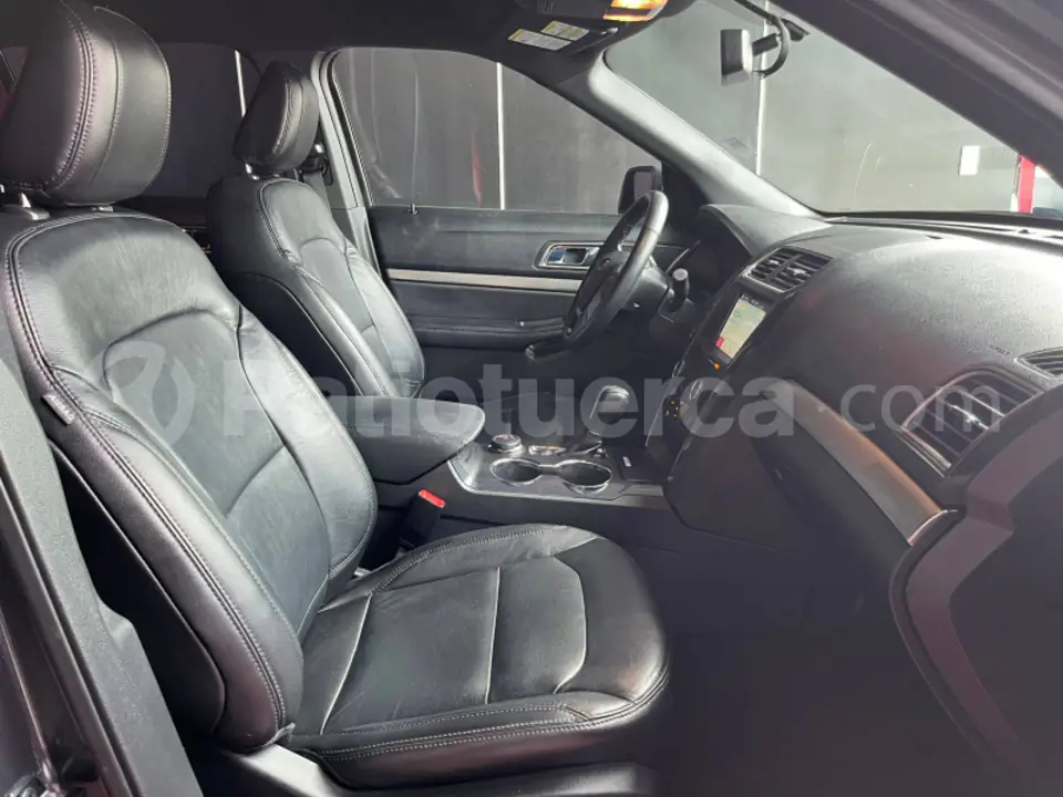 Foto 10 de Ford Explorer 5P