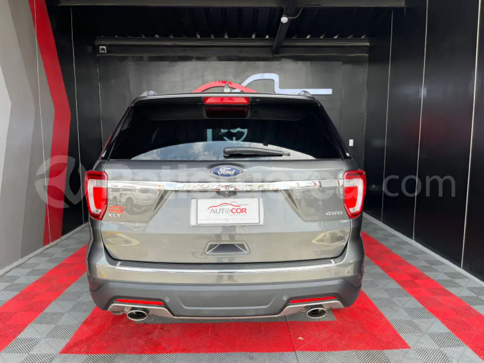 Foto 22 de Ford Explorer 5P