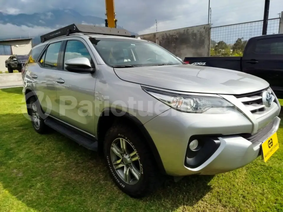 Foto 1 de Toyota New Fortuner