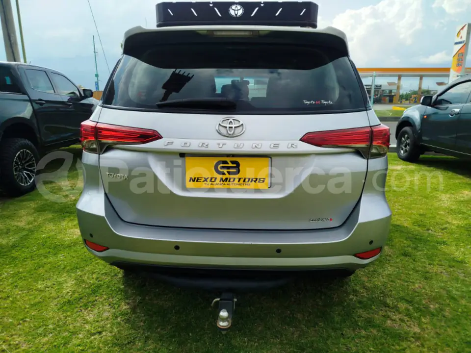 Foto 4 de Toyota New Fortuner