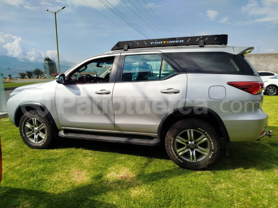 Foto 5 de Toyota New Fortuner
