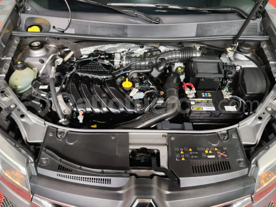 Foto 26 de Renault LOGAN CROSS INTENS