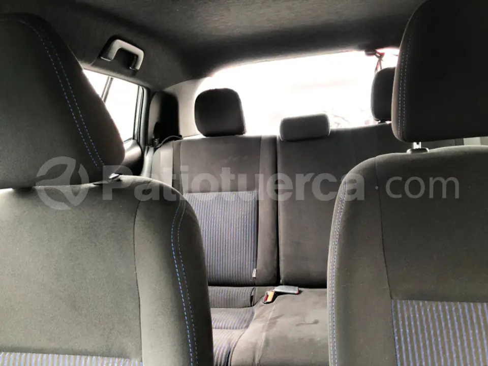Foto 9 de Toyota Yaris HB