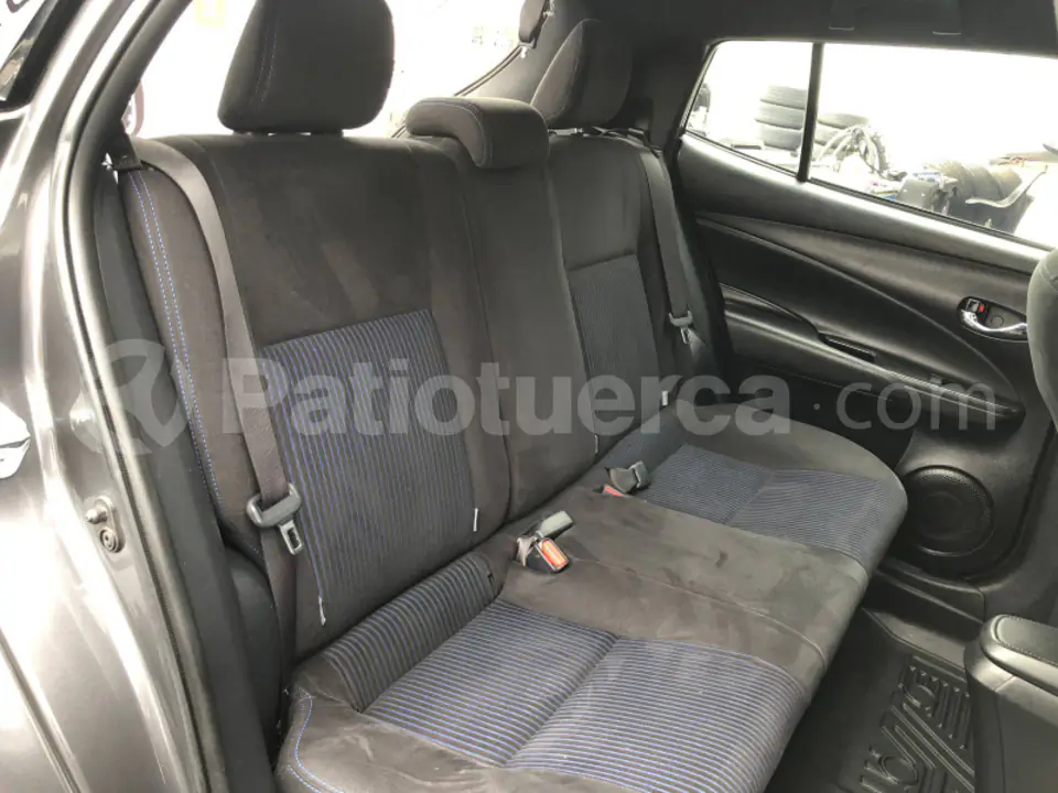 Foto 8 de Toyota Yaris HB