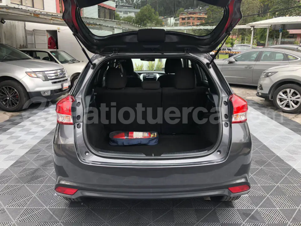 Foto 14 de Toyota Yaris HB