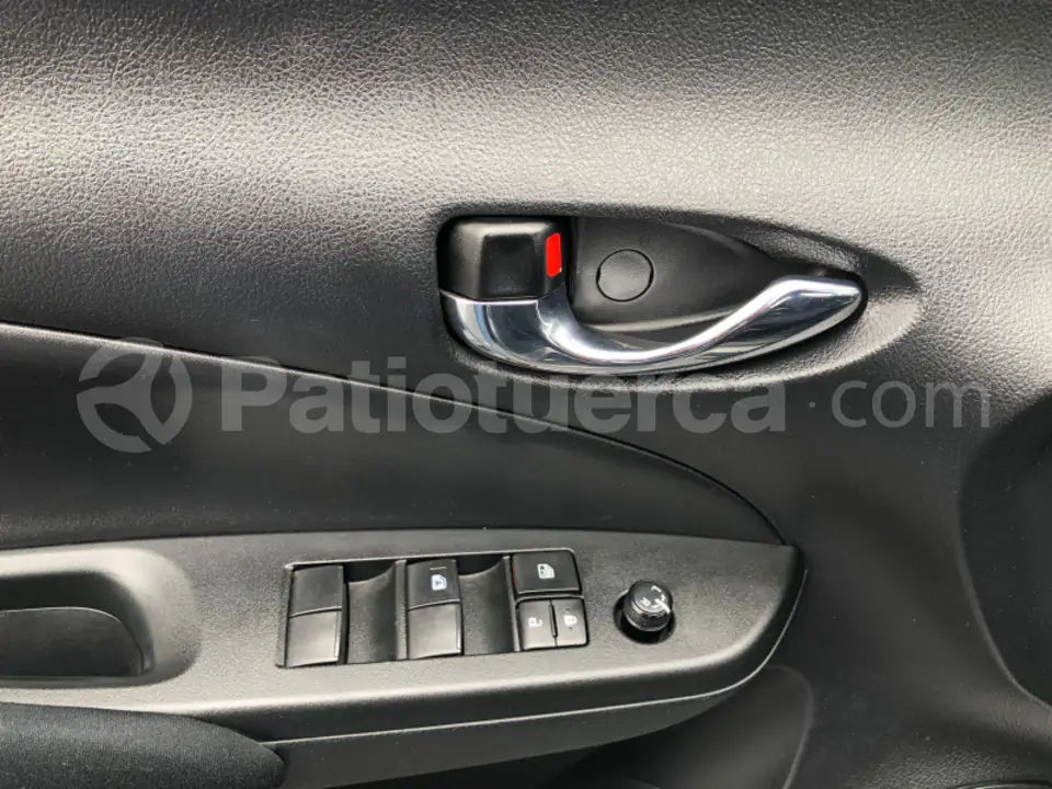 Foto 6 de Toyota Yaris HB