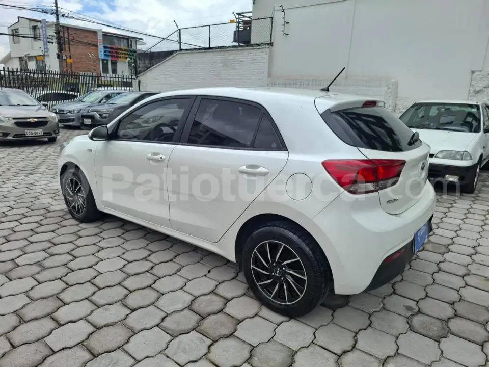 Foto 9 de Kia RIO LX