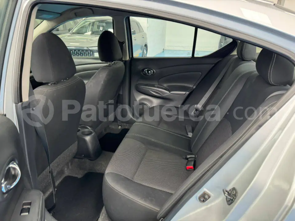 Foto 8 de Nissan Versa