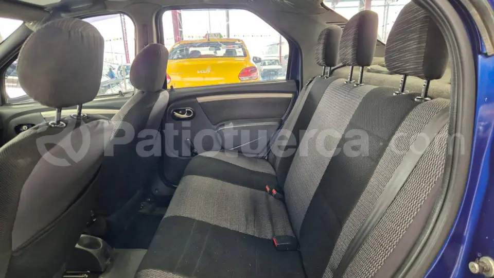 Foto 10 de Renault Logan