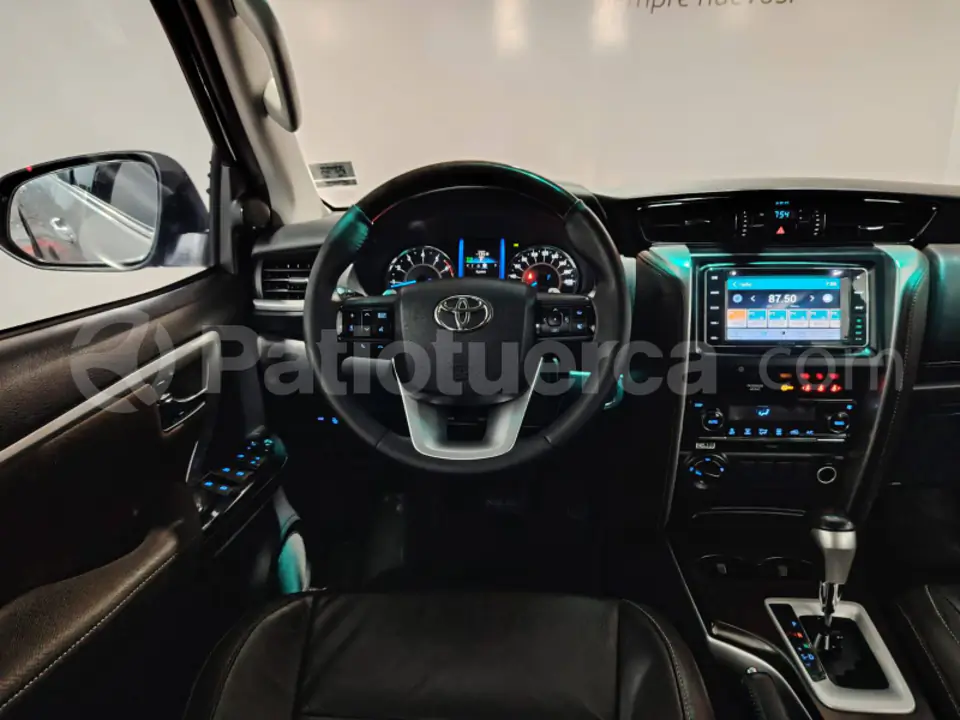 Foto 6 de Toyota Fortuner 4.0