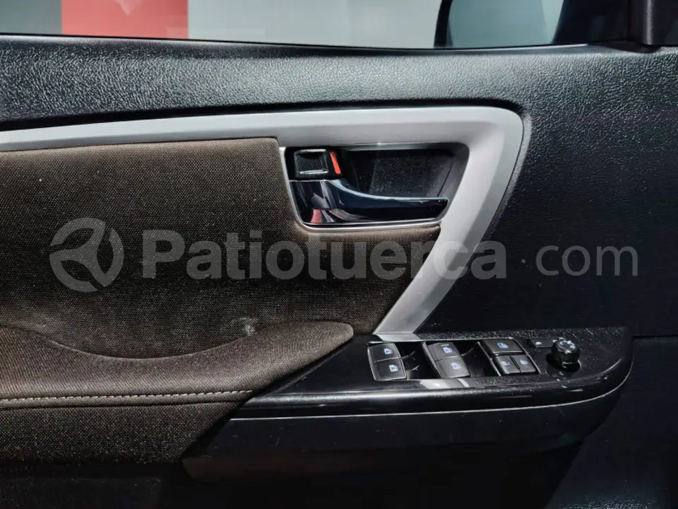 Foto 15 de Toyota Fortuner 4.0