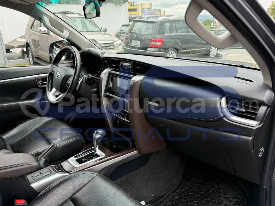 Foto 15 de Toyota New Fortuner