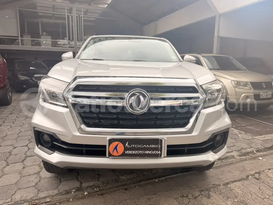 Foto 2 de DongFeng NEW RICH 6 4X2 DIESEL