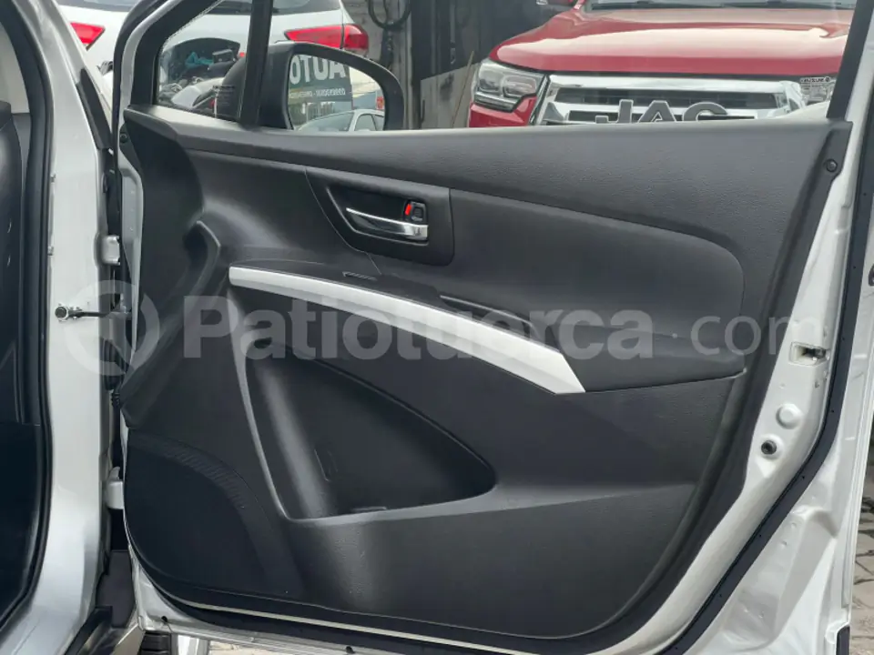 Foto 18 de Suzuki Scross