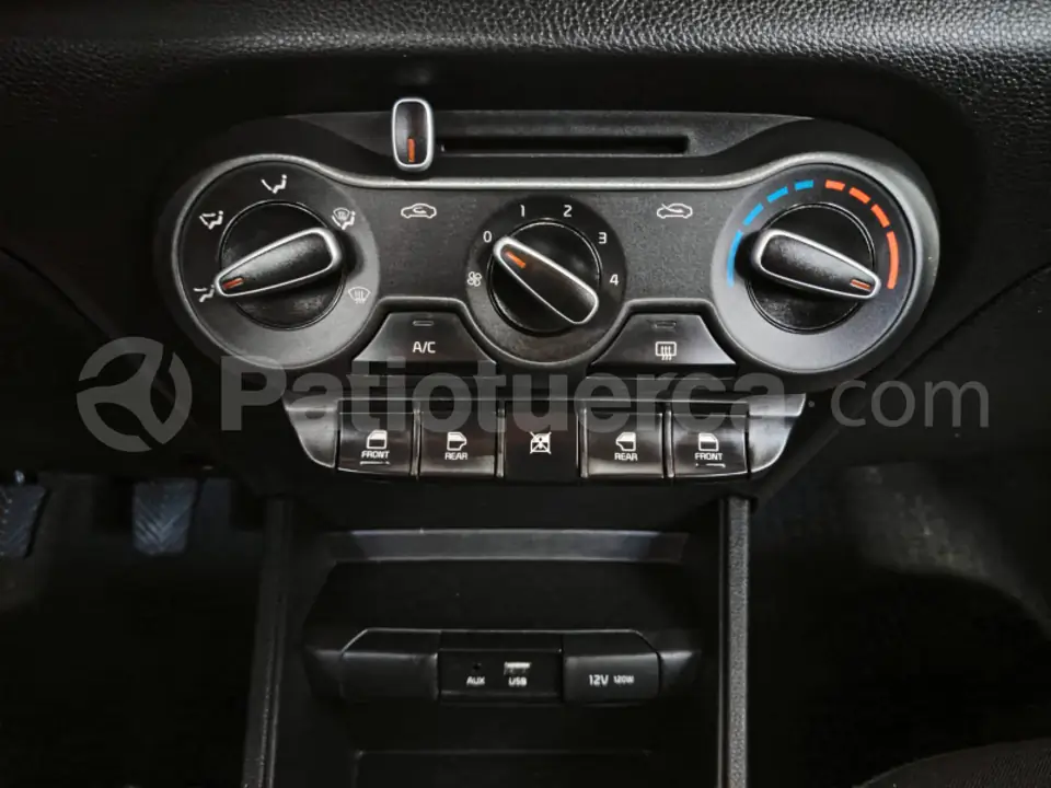 Foto 17 de Kia Soluto