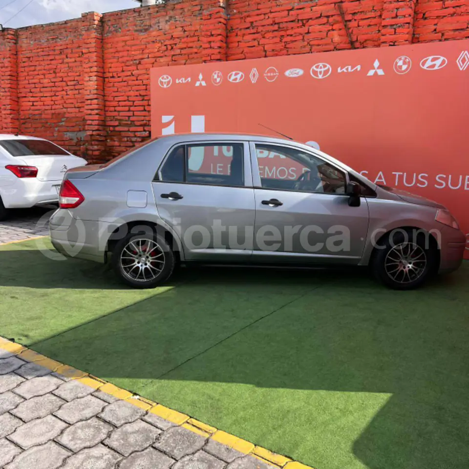 Foto 2 de Nissan Tiida