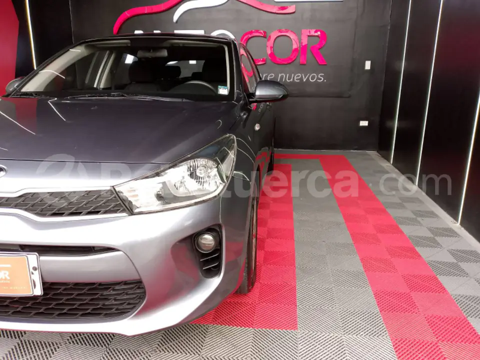 Foto 4 de Kia RIO LX