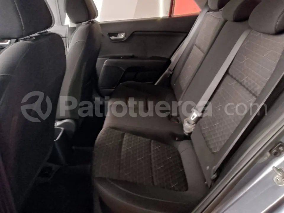 Foto 9 de Kia RIO LX