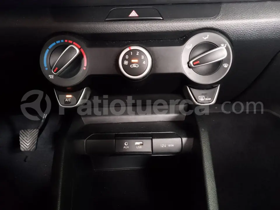 Foto 17 de Kia RIO LX