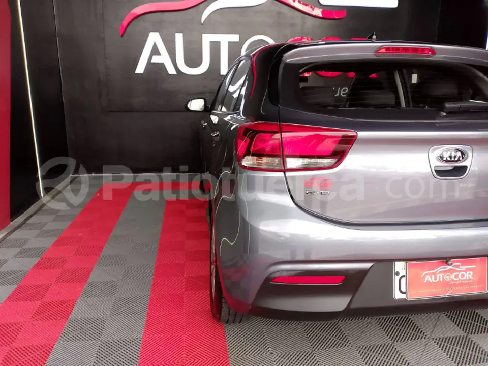 Foto 24 de Kia RIO LX