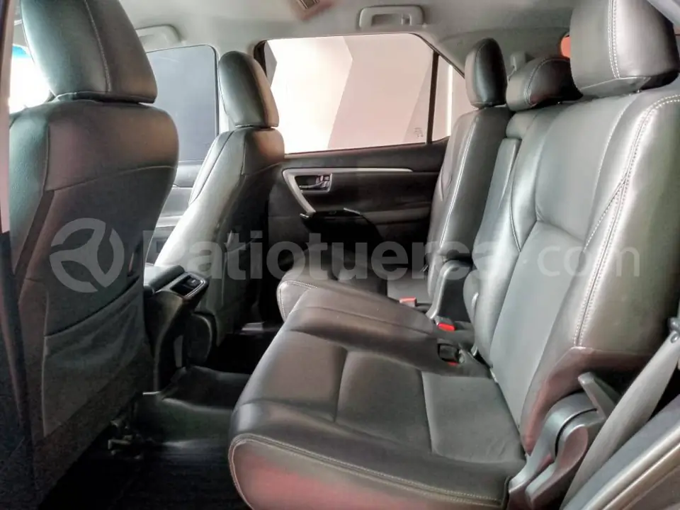 Foto 10 de Toyota New Fortuner
