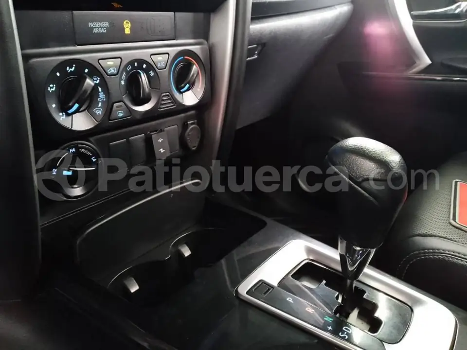 Foto 20 de Toyota New Fortuner