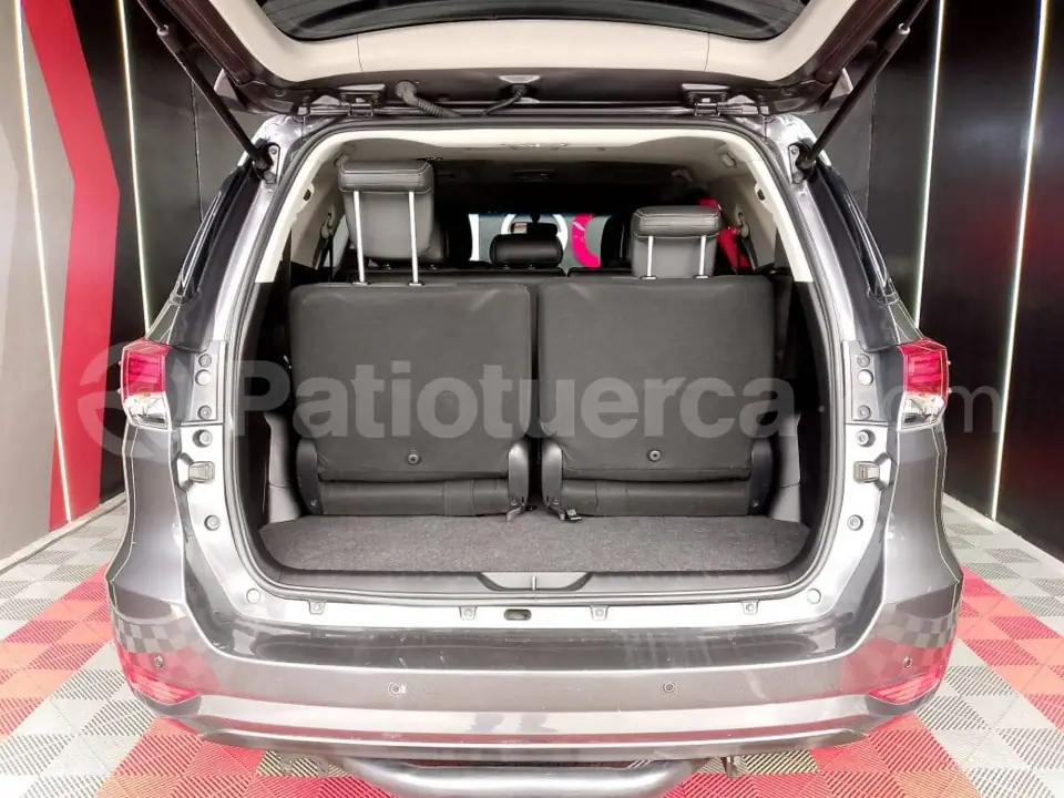 Foto 25 de Toyota New Fortuner